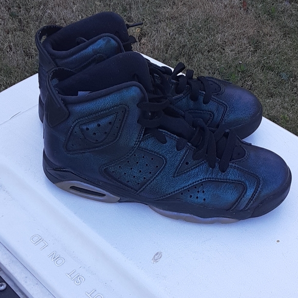 Shoes - Picture 1 of 2